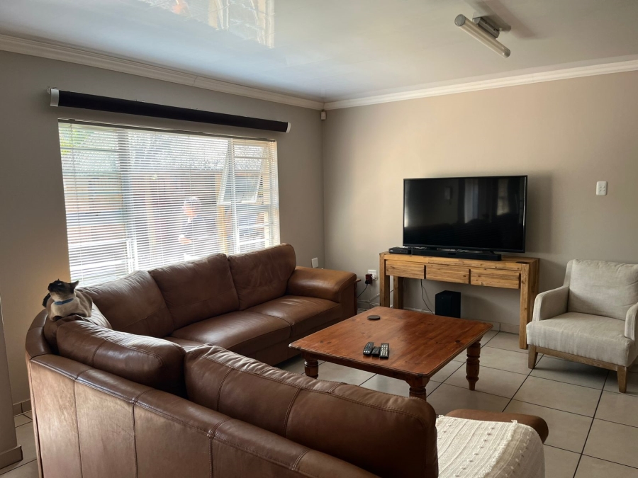 To Let 3 Bedroom Property for Rent in Langenhovenpark Free State